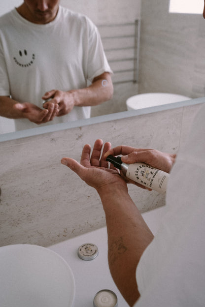 MR WEEKENDER FACE WASH